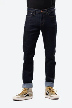 Performance Denim Slim Heritage Rinse -Maier Buff Winkel albae10031 4141 001 nl