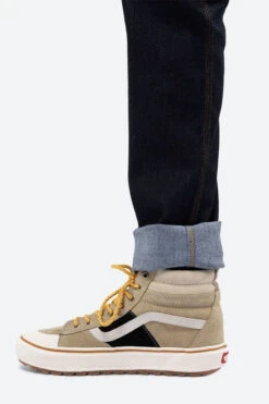 Performance Denim Slim Heritage Rinse -Maier Buff Winkel albae10031 4141 004 nl